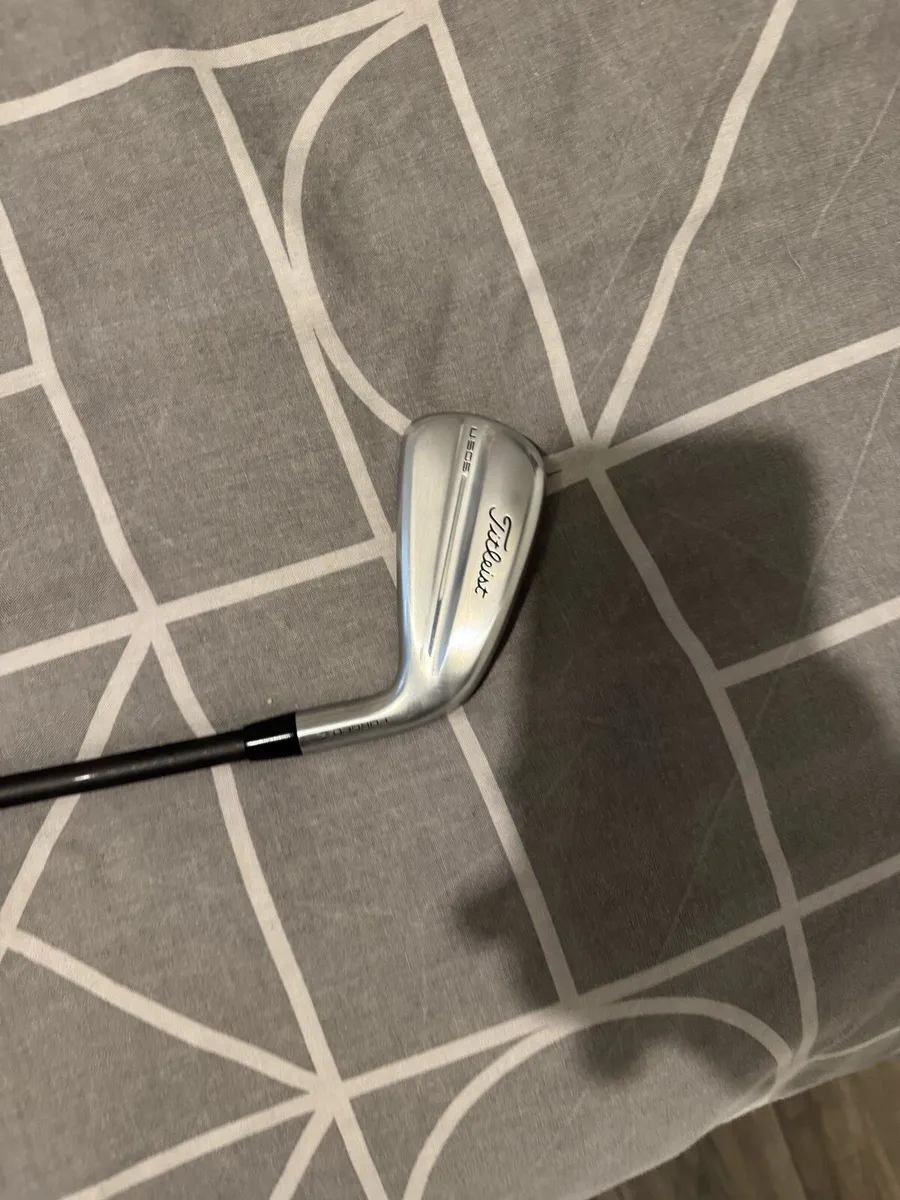 Titliest 2 iron - Image 1