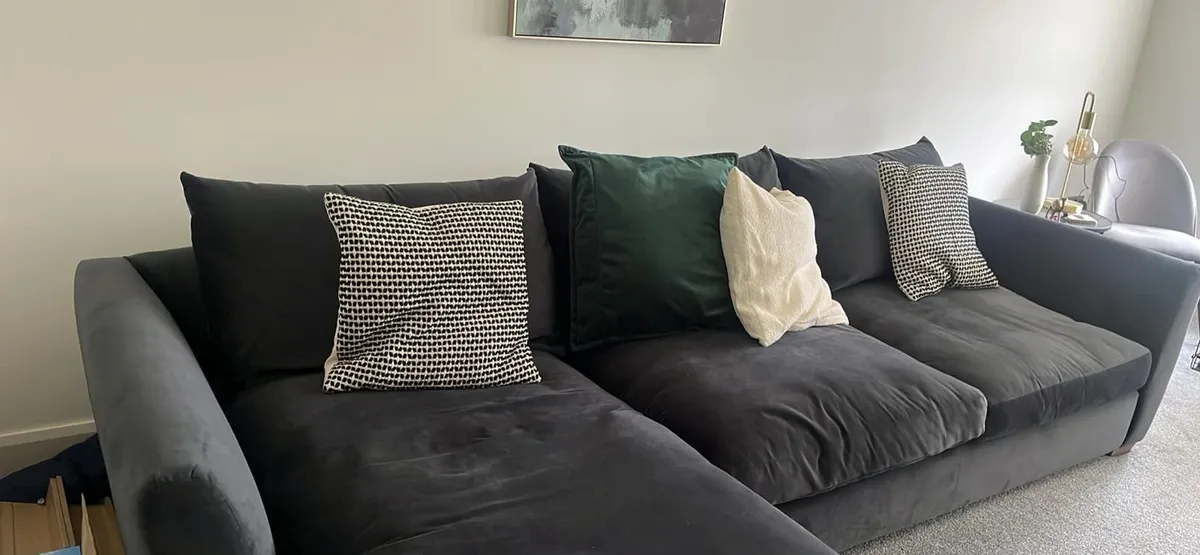 Diamond Furniture City Sofa With Chaise - Image 2