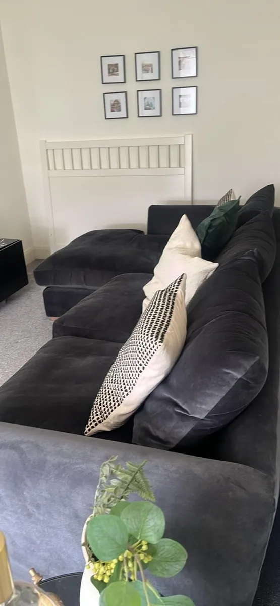 Diamond Furniture City Sofa With Chaise - Image 4