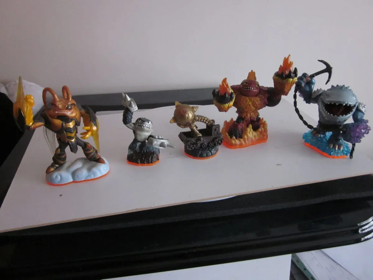 Five  Skylanders: Giants  Figures - Image 1