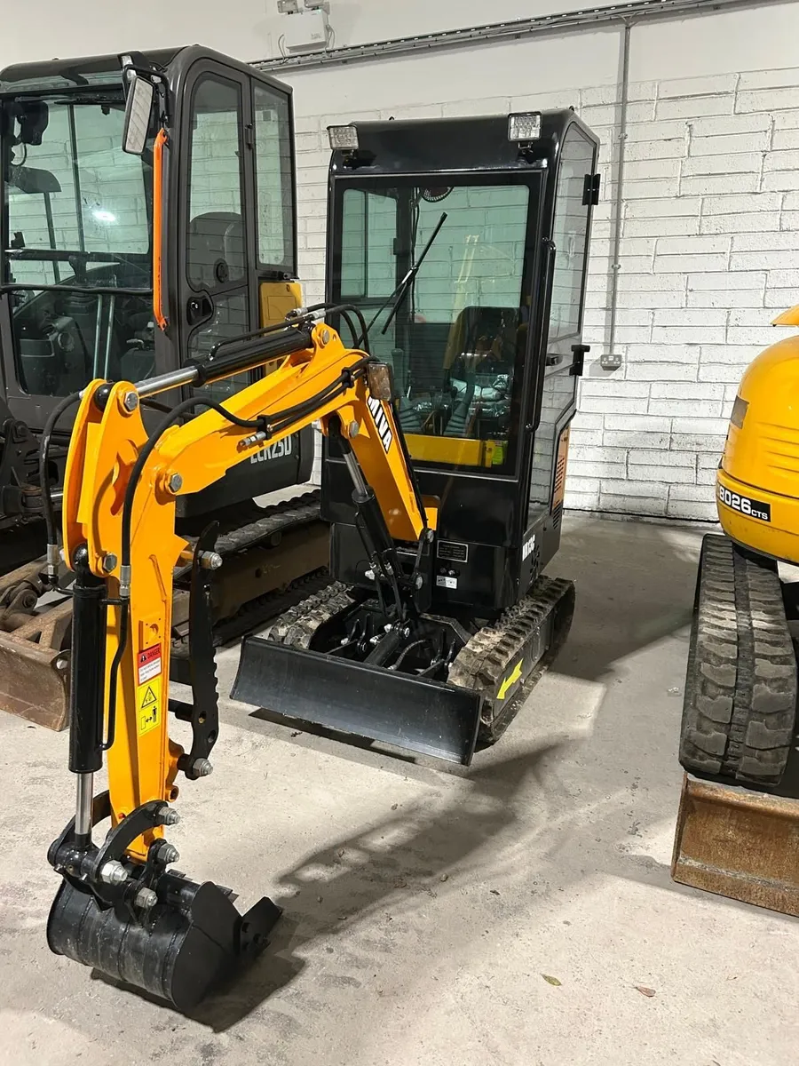 Micro Excavator - Image 2