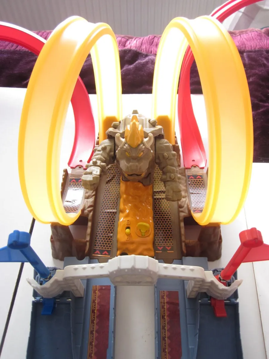 Hot Wheels Mario Kart Bowser’s Castle - Image 4