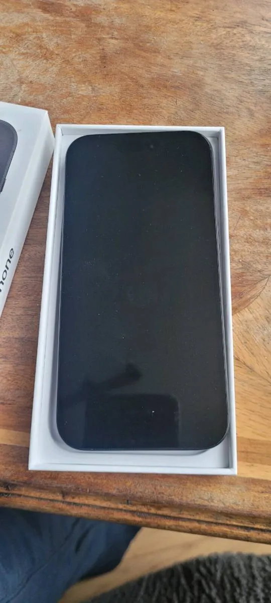 IPHONE 16, black, 128gb - Image 4