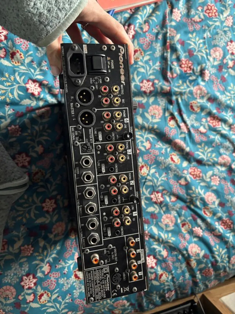 Pioneer DJM 800 Mixer - Image 2