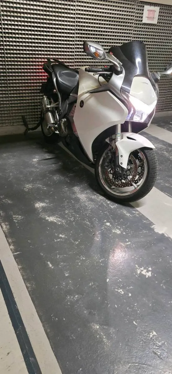 Honda vfr dct 1200 - Image 2