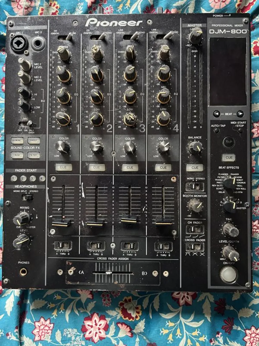 Pioneer DJM 800 Mixer - Image 1