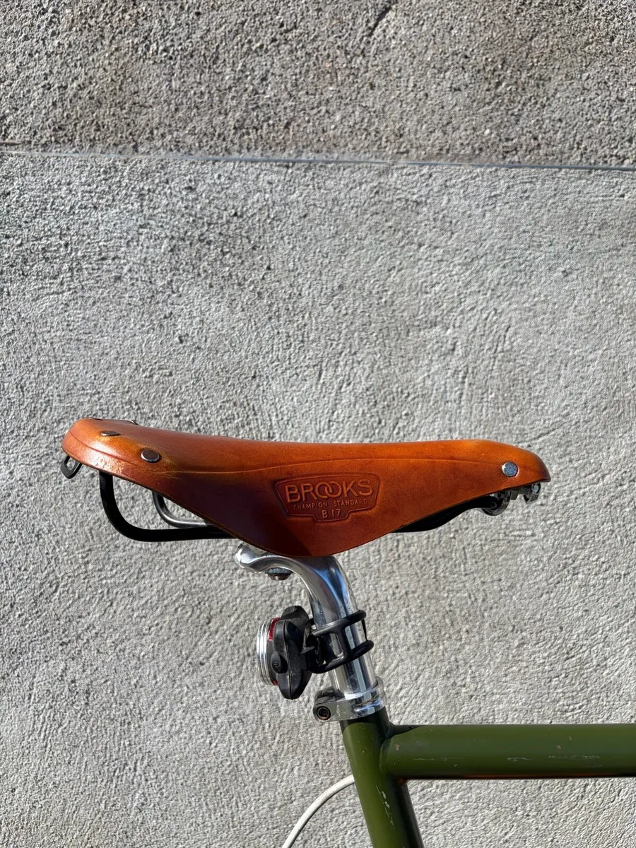 Men’s Tokyobike in moss green - great condition - Image 4