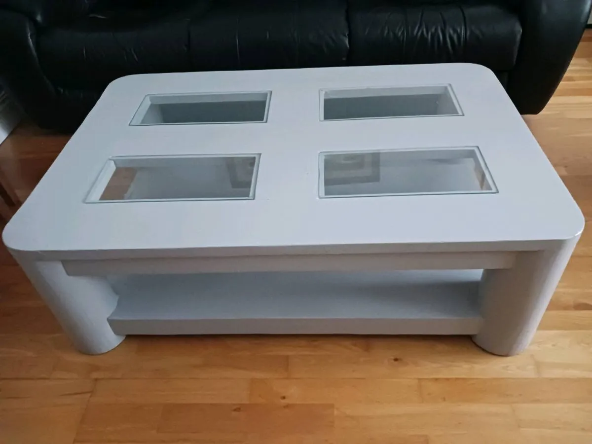 Coffee table - Image 1