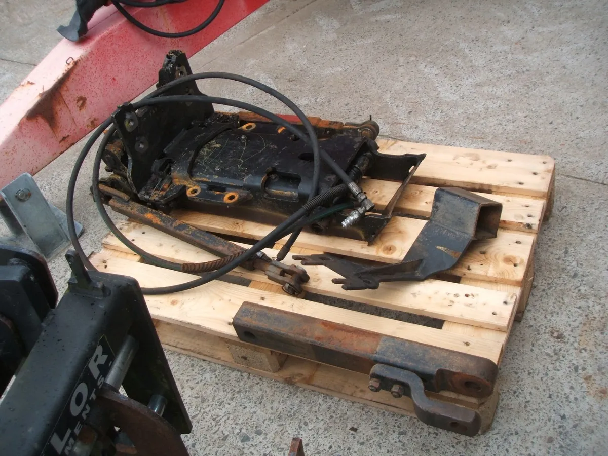 New Holland TM push out hitch - Image 3