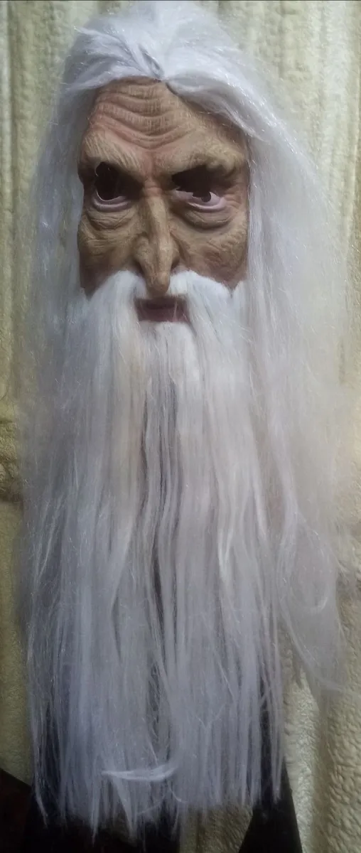 Lord of the Rings Chess Set + free Gandalf mask - Image 2