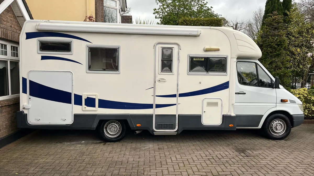 CI CIPRO MERCEDES RIGHT HAND  LO-PROFILE 4BERTH - Image 1