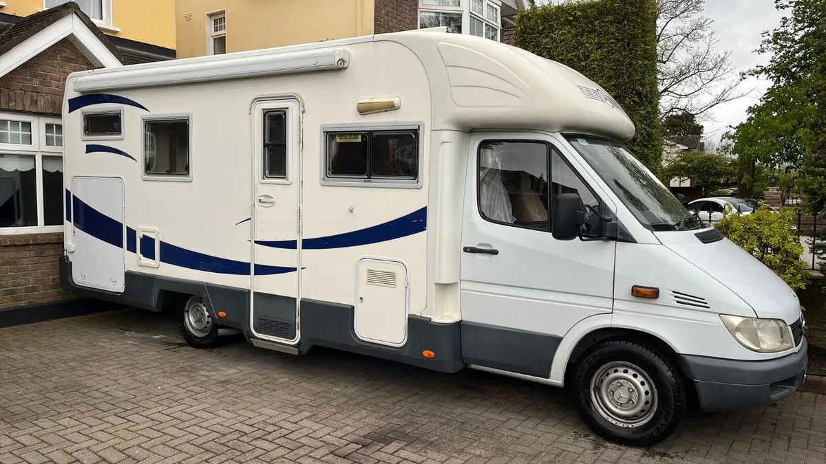 CI CIPRO MERCEDES RIGHT HAND  LO-PROFILE 4BERTH - Image 2