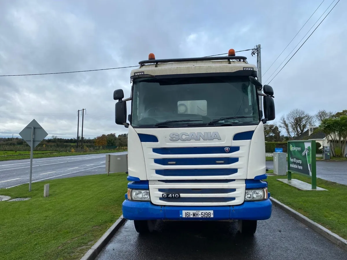 Scania g410 8x4 Tar spec tipper - Image 1