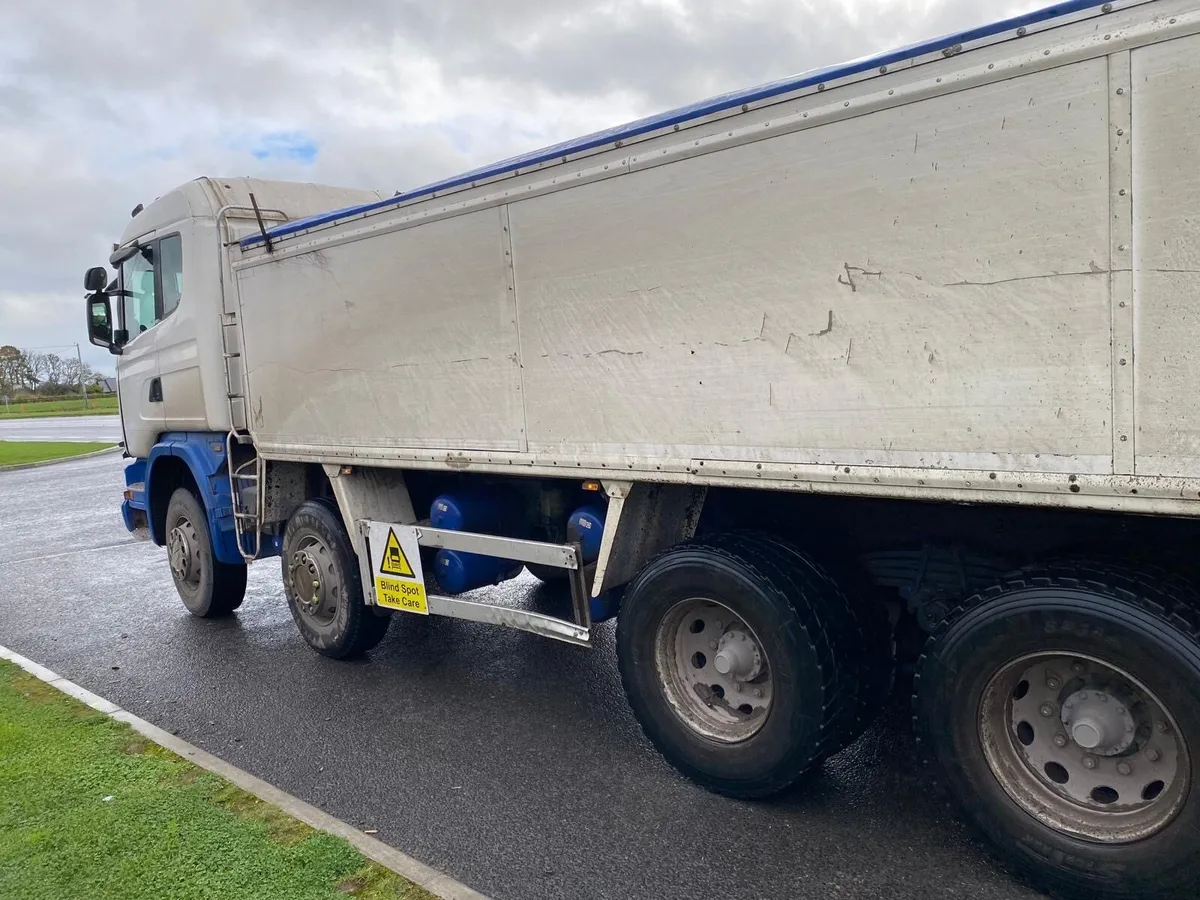 Scania g410 8x4 Tar spec tipper - Image 3
