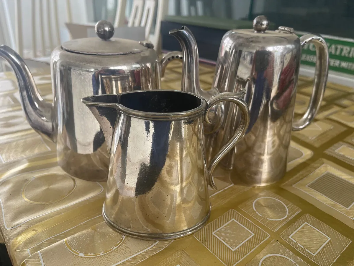 Silver tea, coffee pot & milk jug - Image 1