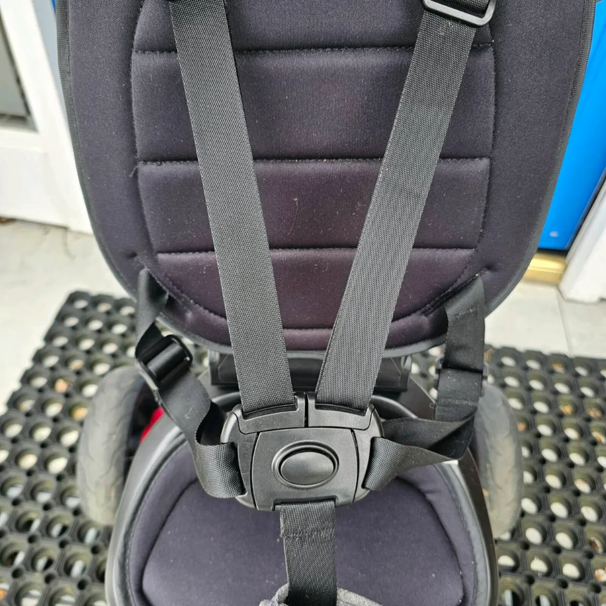 Qplay Tricycle Pushbike & Unopened Raincover - Image 2