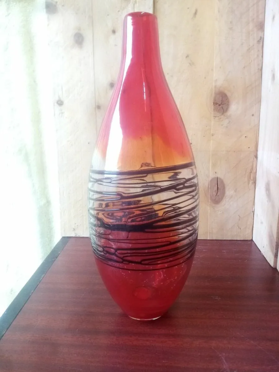 Pair of Red Vases - Image 3