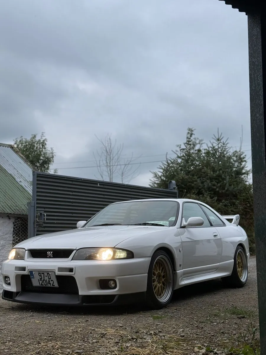 R33 gtr series 3 mint - Image 2