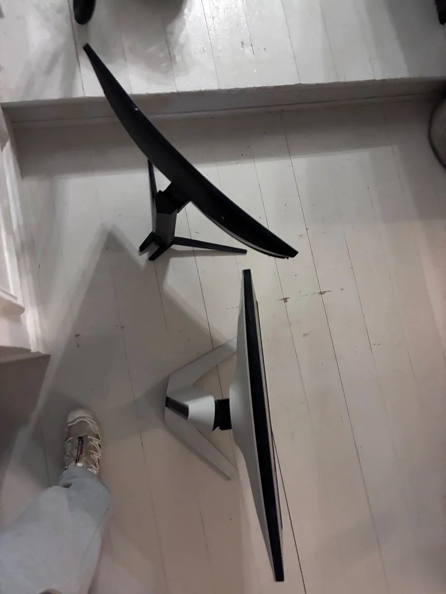 Alienware 240hz, 27 inch& msi curved 165hz monitor - Image 2