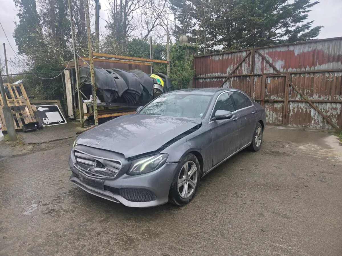 2018 merceses e220 - Image 2