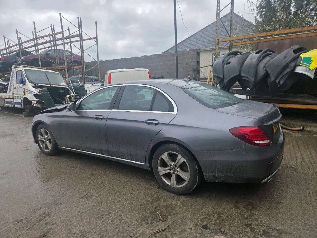 2018 merceses e220 - Image 3