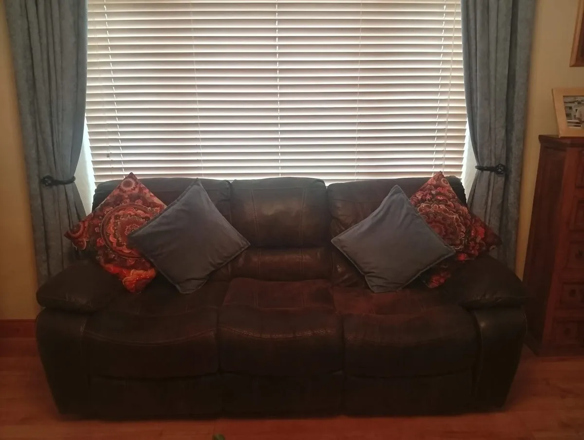 3+2 recliner sofas - Image 3
