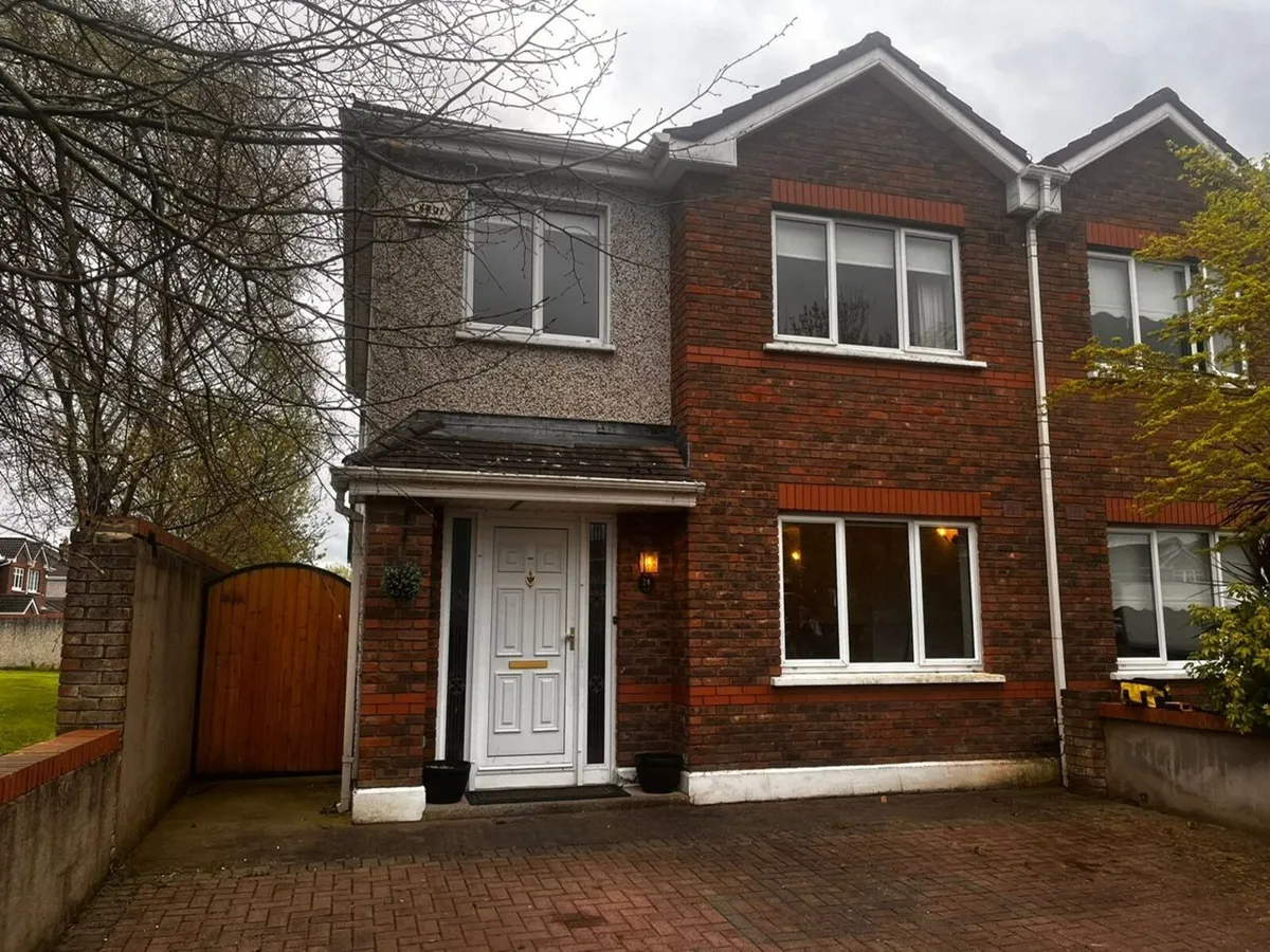 3 Bed Semi-Detached House – Glen Easton Woods, Lei - Image 1