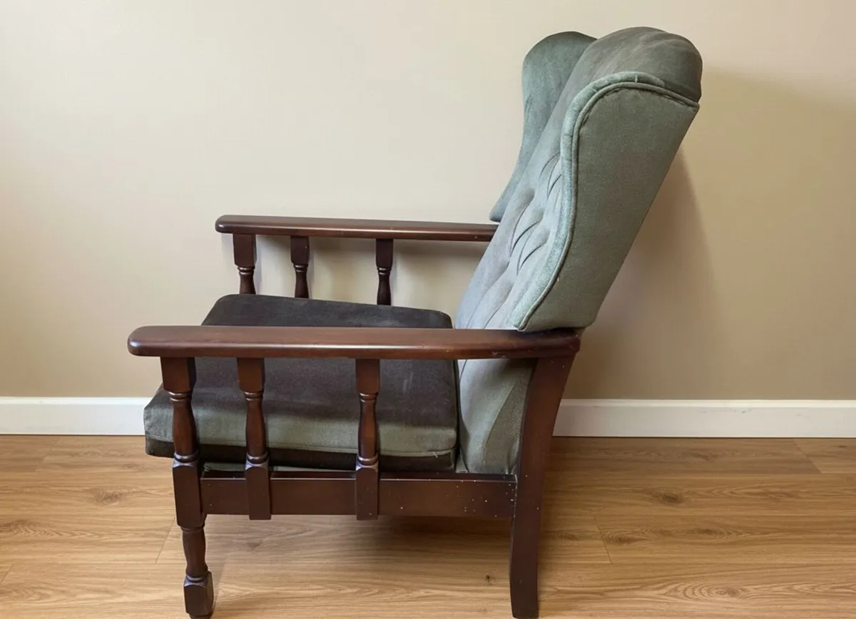 High-Back Tufted Armchair – Excellent Condition - Image 3