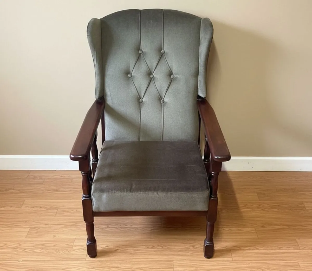 High-Back Tufted Armchair – Excellent Condition - Image 2