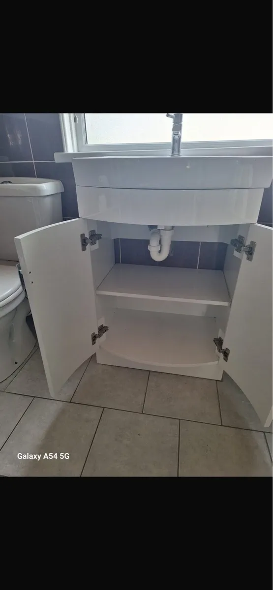 White vanity unit - Image 2