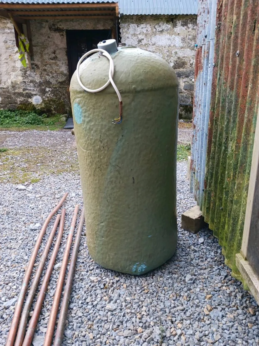 Copper hot water immersion and coil cylinder - Image 1