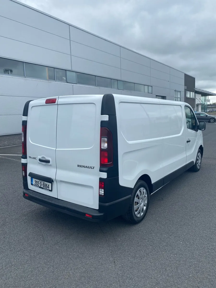 Renault Trafic 2.0 dci - Image 2