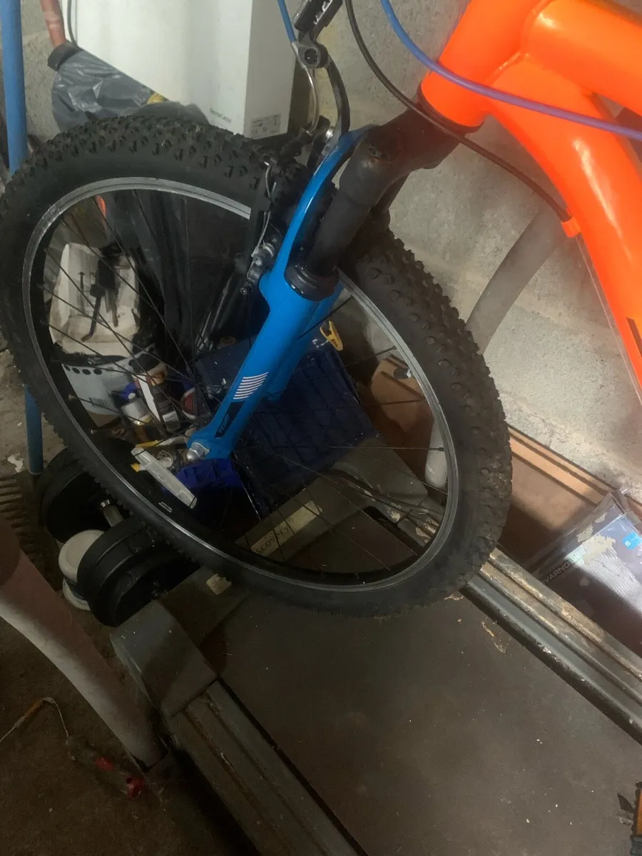 very clean team kids bike - Image 3