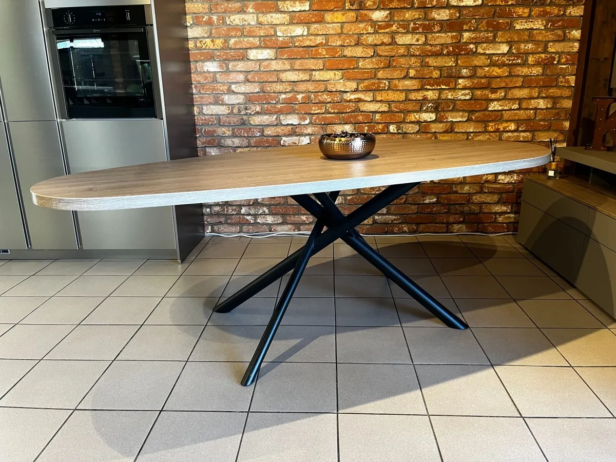 Nobilia Dining table and 5x Calligaris Chairs - Image 4