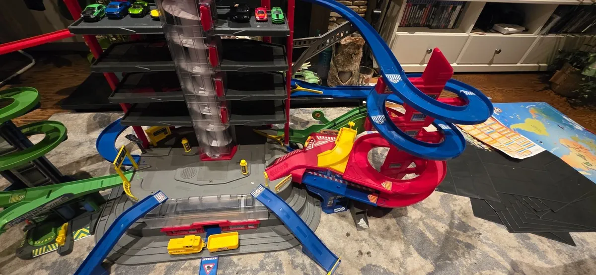 Super City Garage Majorette - Image 3