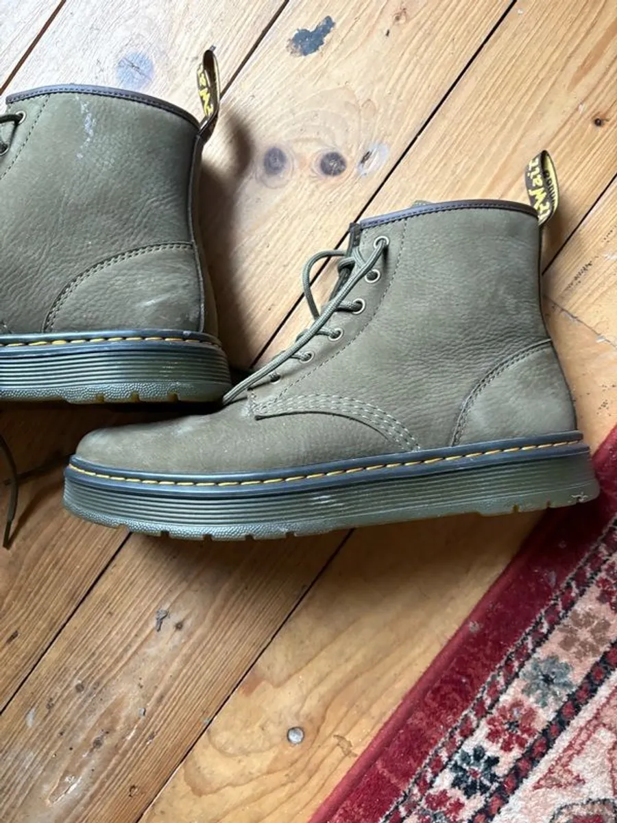 Dr. Martens Brookline Chukka 6 Eye Boot Unisex - Lace-up Ankle Boots - Olive - Image 3