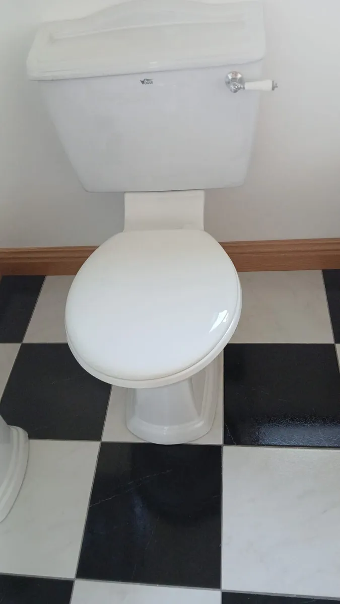 Toilet - Image 2