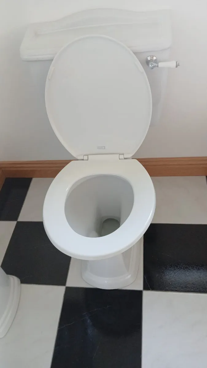 Toilet - Image 3