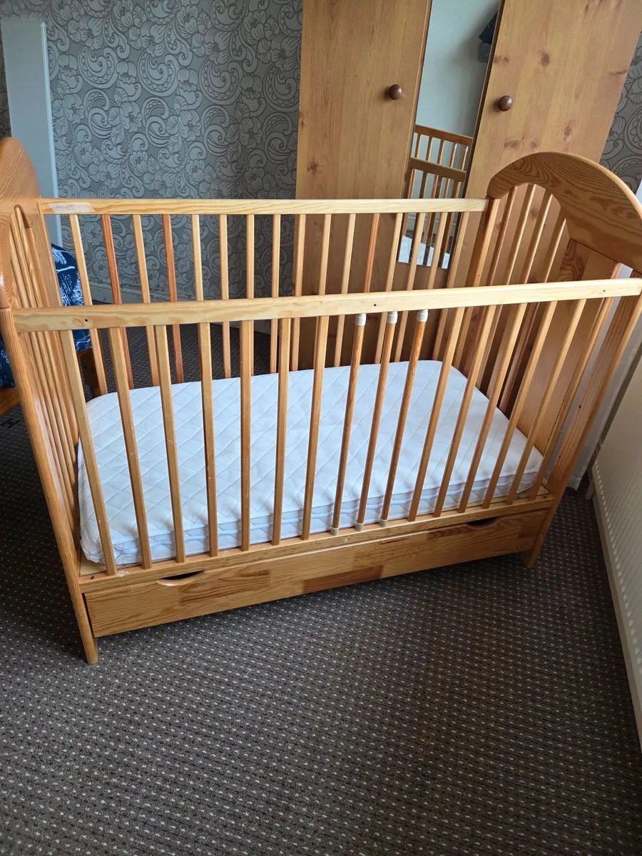 Baby Cot - Image 1