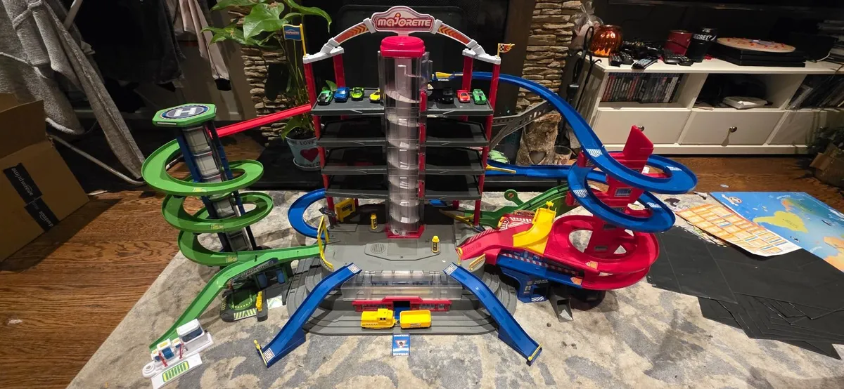 Super City Garage Majorette - Image 1