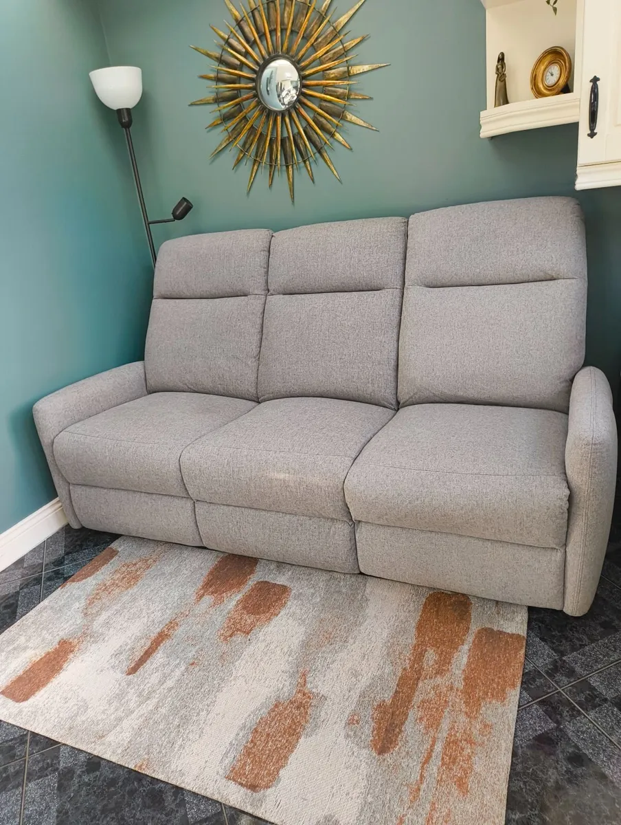 Electric sofa - Image 1