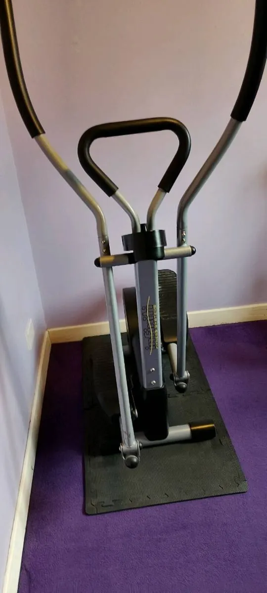 Cross Trainer - Image 1