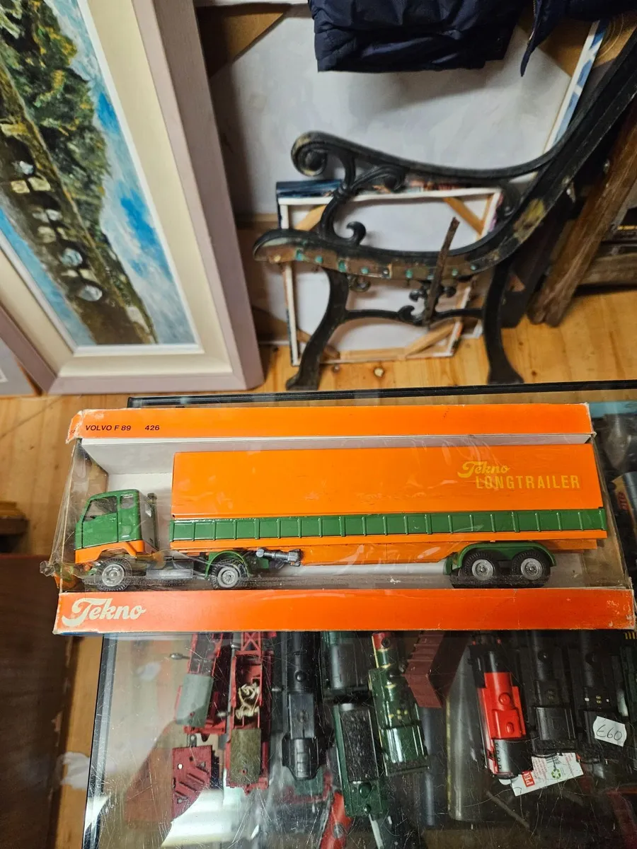 Corgi Tekno Volvo Tractor Unit and Trailer 1.50 - Image 2