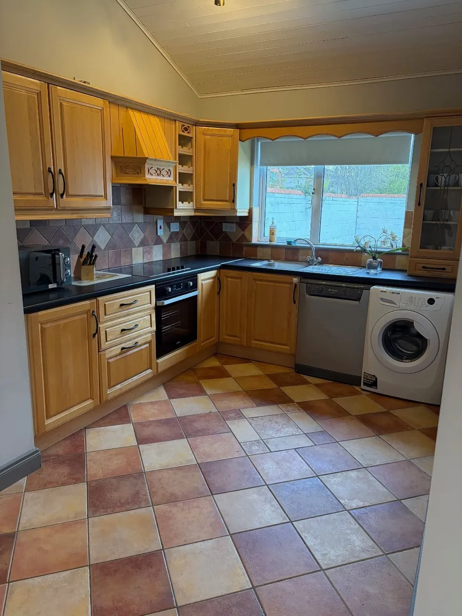 3 Bed Semi-Detached House – Glen Easton Woods, Lei - Image 3