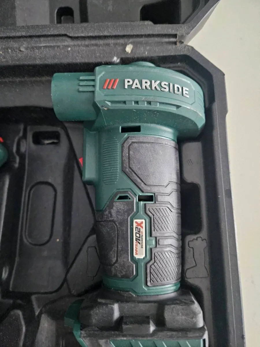 Parkside Cordless Air Compressor Kit - Image 4