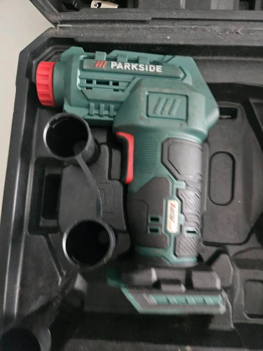 Parkside Cordless Air Compressor Kit - Image 3