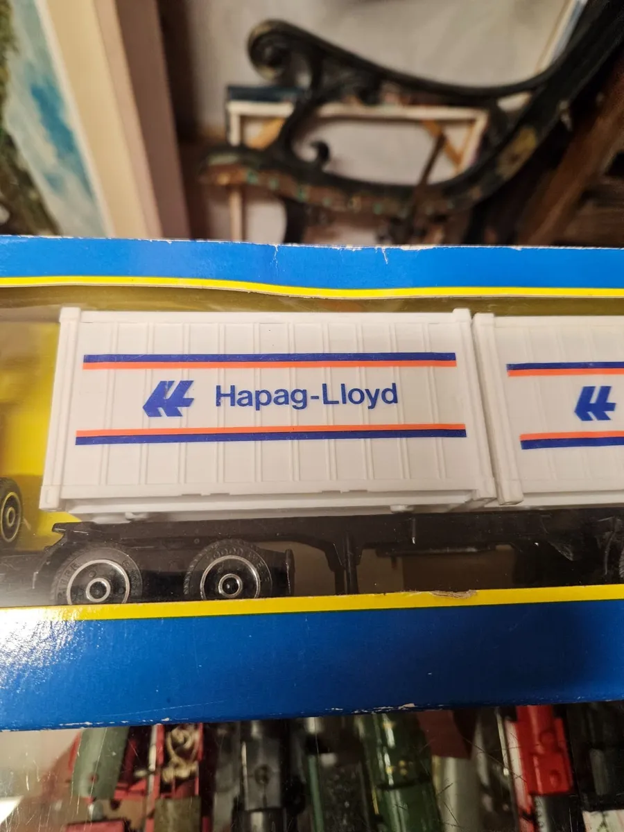 Corgi Hotwheels Mercedes Tractor Unit and Trailer - Image 2