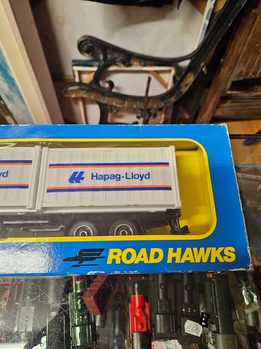 Corgi Hotwheels Mercedes Tractor Unit and Trailer - Image 3