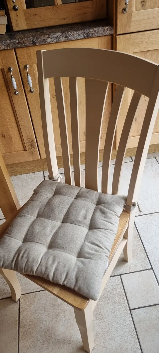 6 kitchen chairs - Image 1