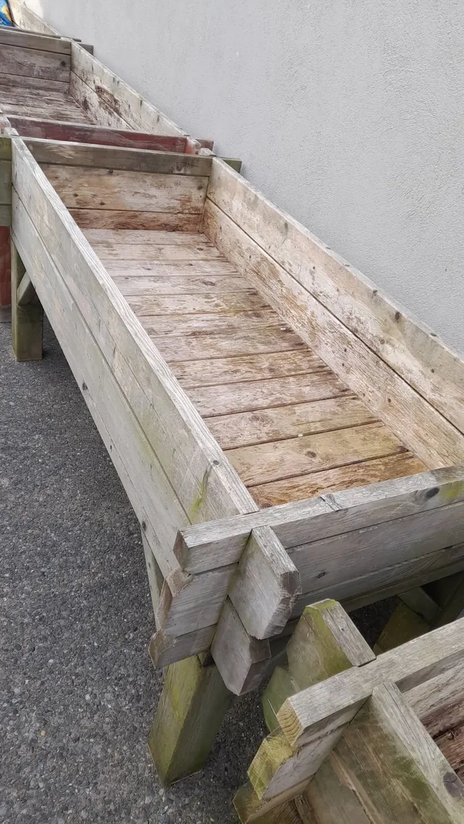 Raised vegetable table - Image 3